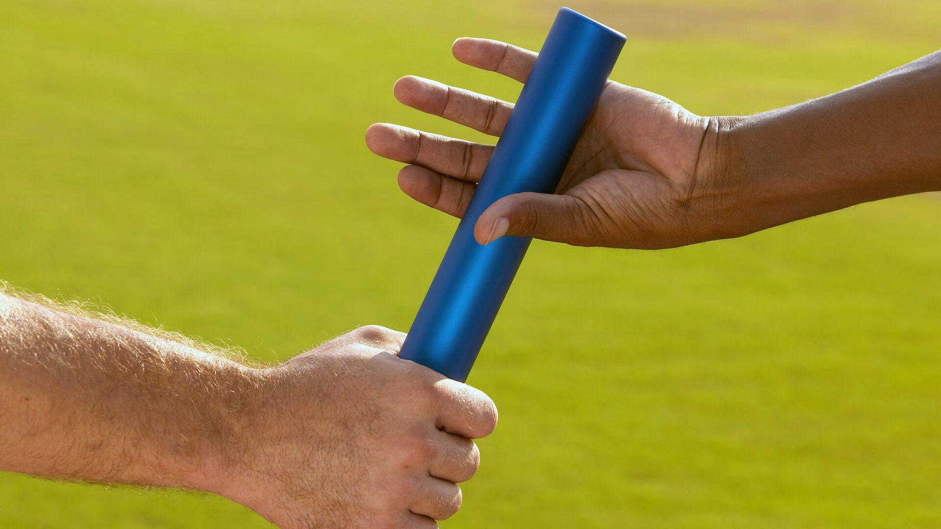 世界杯后：纪录片《球场之外的90分钟》探访工人、志愿者与小商贩真实生活