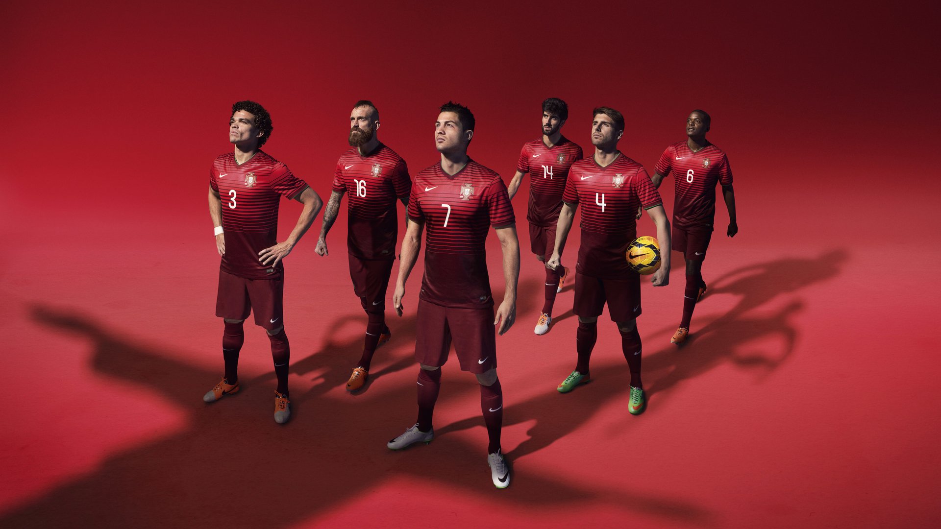 欧冠新赛季：法兰克福主场3比2绝杀波尔图 “德甲夜生活”再出新章节